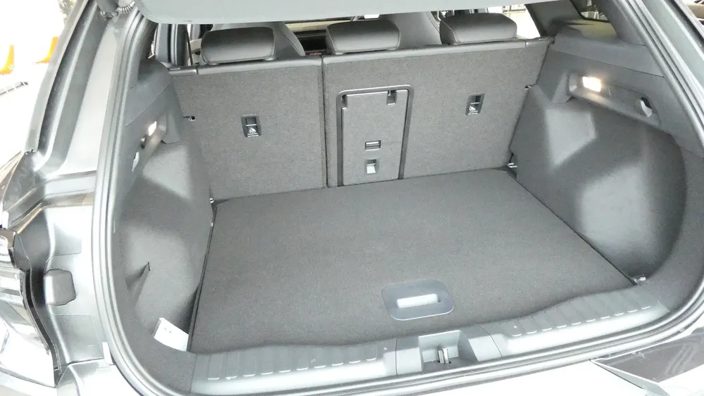 Blick in den leeren Kofferraum eines Ford Explorer EV (2025)