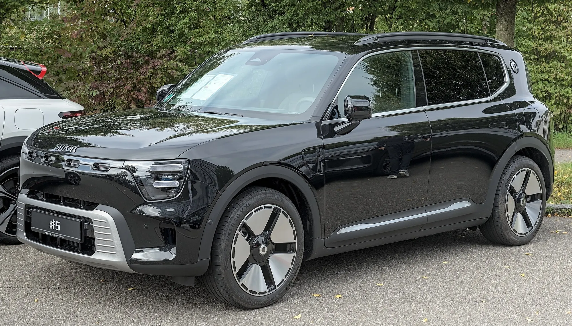 smart #5 Premium in Schwarz, schräge Frontansicht