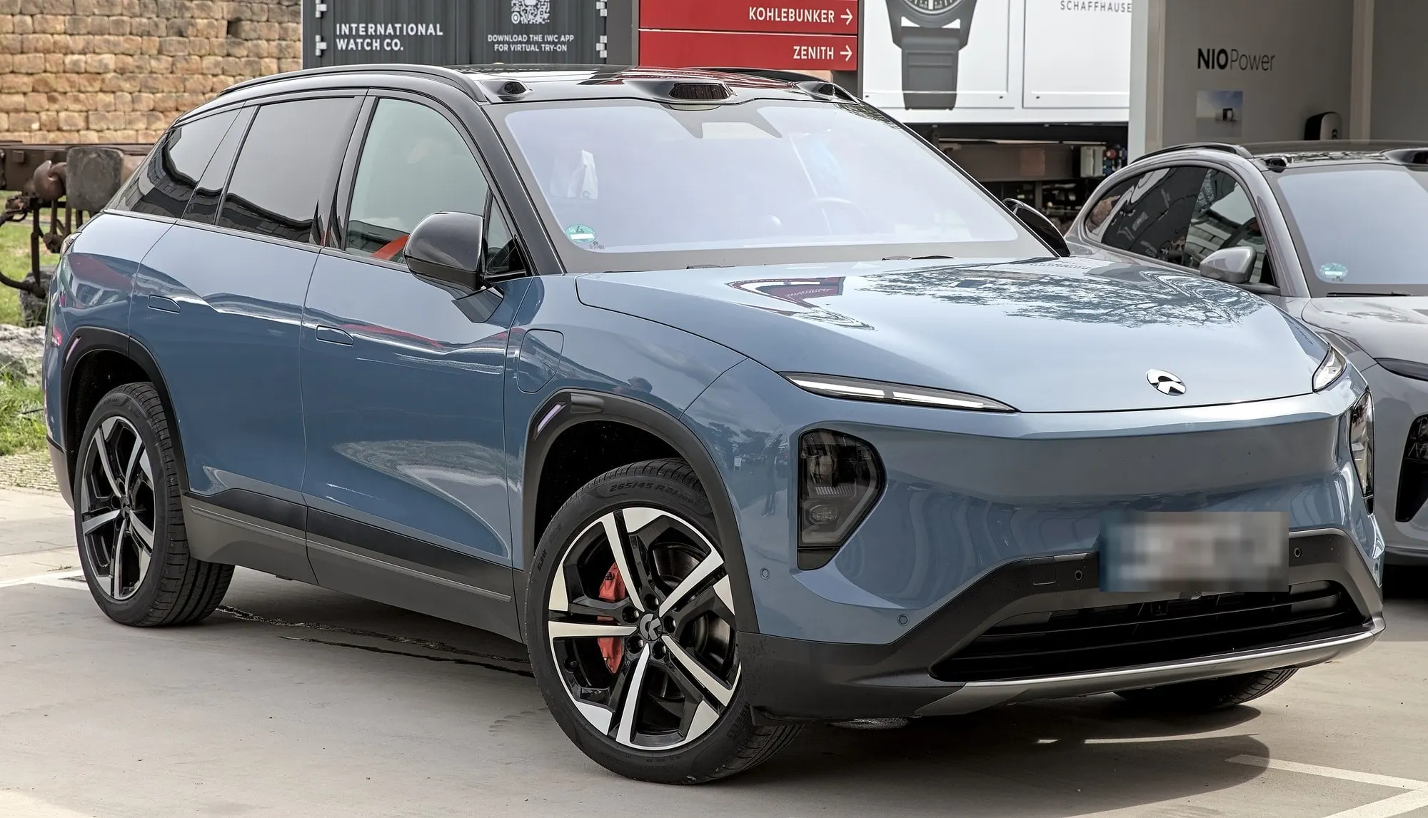 NIO EL7 in Blau, schräge Frontansicht